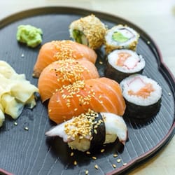 Yoshi Sushi