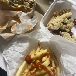 Mr Burger - Me. Burger combo and cherry pie