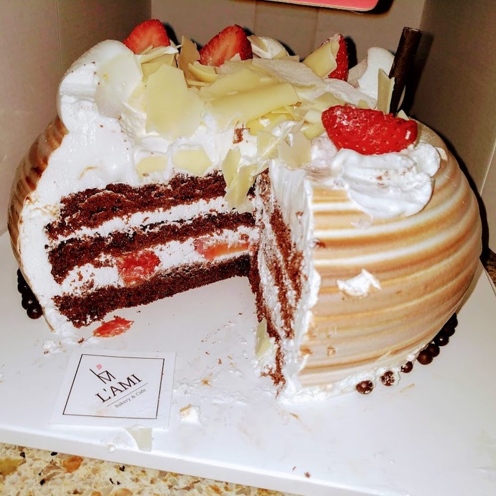 L'AMI Bakery & Cafe - LOTS of layers and texture - Bakeries Near Me - Jericho, New York