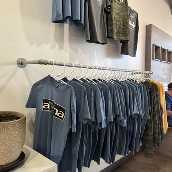 Akamai Coffee - Inside - Coffee & Tea Near Me - Kahului, Hawaii