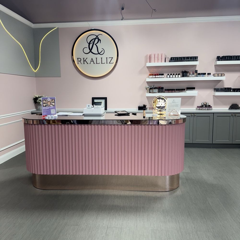 RKALLIZ Cosmetics - Front desk - Hair Salons Near Me - Dearborn, Michigan RKALLIZ Cosmetics - Front desk - Hair Salons Near Me - Dearborn, Michigan