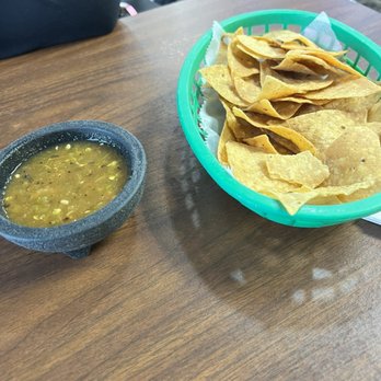Flakos Tacos - Chips & salsa - Mexican Near Me - Griffith, Indiana