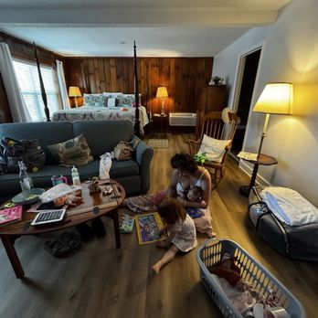 McKinley Edwards - Amazing suite, equipped with all you could need! Very comfortable! - Bed & Breakfast Near Me - Bryson City, North Carolina McKinley Edwards - Amazing suite, equipped with all you could need! Very comfortable! - Bed & Breakfast Near Me - Bryson City, North Carolina