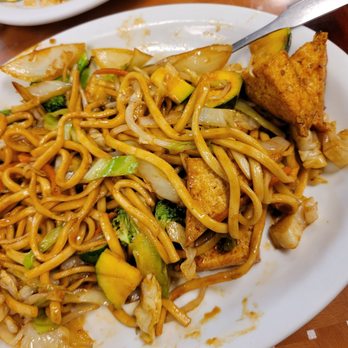 Fai Wong Chinese Restaurant - Vegetable Low Mein with tofu...Tofu.... yum - Chinese Near Me - Albuquerque, New Mexico Fai Wong Chinese Restaurant - Vegetable Low Mein with tofu...Tofu.... yum - Chinese Near Me - Albuquerque, New Mexico