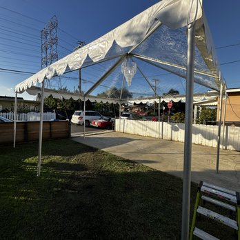 Al's Party Rentals - 20x20 commercial tent with clear top - Party & Event Planning Near Me - Paramount, California Al's Party Rentals - 20x20 commercial tent with clear top - Party & Event Planning Near Me - Paramount, California