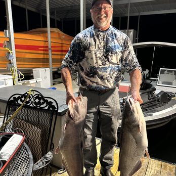 Mike Doll Fishing Guide and Charter Captain Experience - Nice big Blue Catfish - Fishing Near Me - Eldon, Missouri Mike Doll Fishing Guide and Charter Captain Experience - Nice big Blue Catfish - Fishing Near Me - Eldon, Missouri