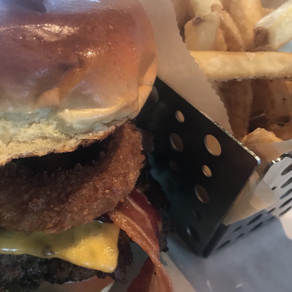 Chili's - Smokehouse burger - American Near Me - Madison, Mississippi