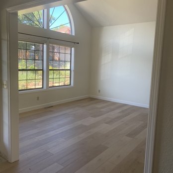 Fires Flooring - an empty room with wood floors - Flooring Near Me Fires Flooring - an empty room with wood floors - Flooring Near Me