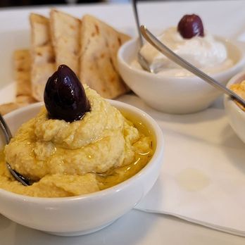 Ammos Hyde Park - 3 dips - Restaurants Near Me - London, XGL Ammos Hyde Park - 3 dips - Restaurants Near Me - London, XGL