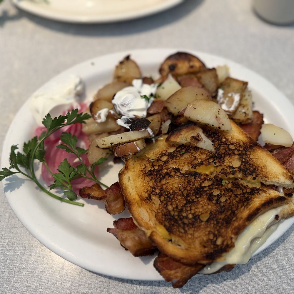 Oceanview Diner - Grilled cheese and bacon sandwich with potato hash browns. - Sandwiches Near Me - Berkeley, California Oceanview Diner - Grilled cheese and bacon sandwich with potato hash browns. - Sandwiches Near Me - Berkeley, California