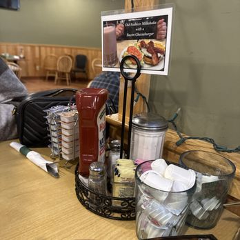 Dysart's Restaurant Broadway - Pubs Near Me - Bangor, Maine