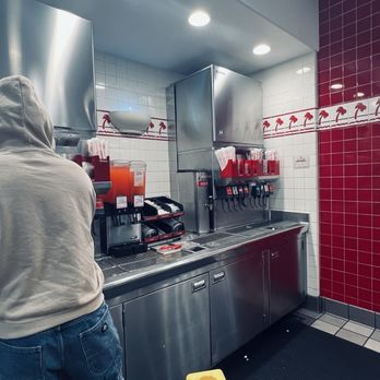 In-N-Out Burger - Drink Bar - Fast Food Near Me - Encinitas, California