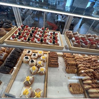 Paris Baguette - Bakeries Near Me - Buford, Georgia