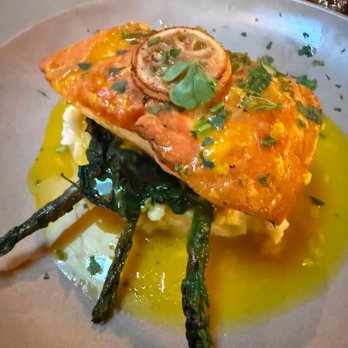 Sugo Trattoria - Salmon in a lemon sauce - Italian Near Me - Petaluma, California Sugo Trattoria - Salmon in a lemon sauce - Italian Near Me - Petaluma, California