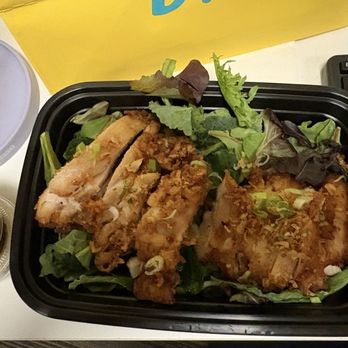 Hawking Bird - Fried chicken salad - Asian Fusion Near Me - Oakland, California