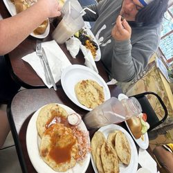 Aly's Restaurant