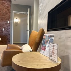 Coachlight Clinic & Spa - Lobby area--v chic!