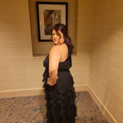Guisela’s Beauty Salon - The red carpet pose