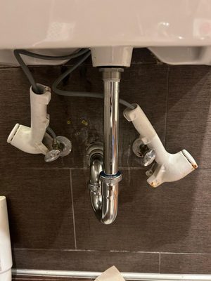 D&D Plumbing & Water Cleaning Services Logo