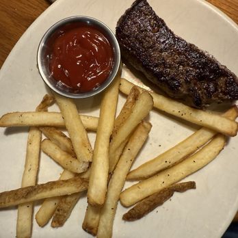 Outback Steakhouse - Center-Cut Sirloin* (6 oz) - Steakhouses Near Me - Wilton, Connecticut