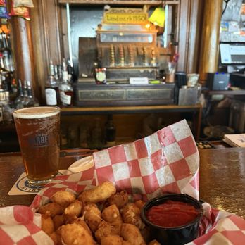 Landmark 1850 Inn - Cheese Curds - Bars Near Me - Milwaukee, Wisconsin Landmark 1850 Inn - Cheese Curds - Bars Near Me - Milwaukee, Wisconsin
