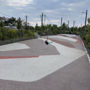Biidaasige Park - Zipline - Parks Near Me - Toronto, Ontario