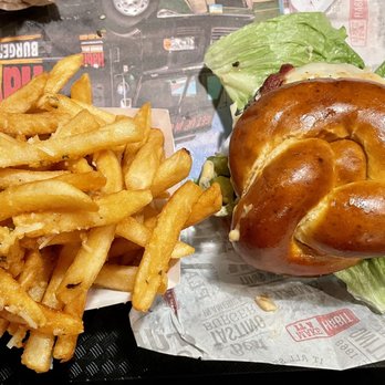 Habit Burger & Grill - Cheeseburger in Paradise! - Burgers Near Me - Pasadena, California