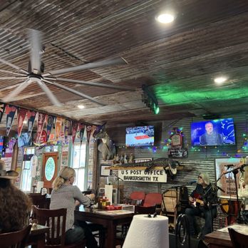 Bankersmith - Dive Bars Near Me - Fredericksburg, Texas