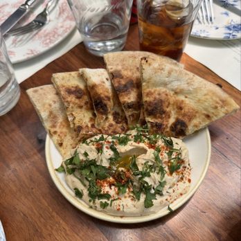 Lardo - Hummus and pita bread - Breakfast & Brunch Near Me - Ciudad de México, DIF