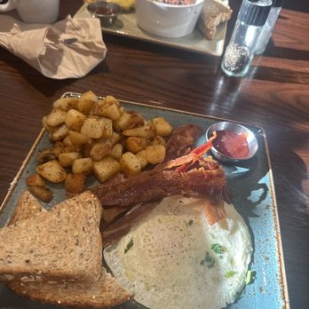 First Watch - Traditional breakfast 2 eggs bacon potatoes and toast - Breakfast & Brunch Near Me - Charlotte, North Carolina First Watch - Traditional breakfast 2 eggs bacon potatoes and toast - Breakfast & Brunch Near Me - Charlotte, North Carolina