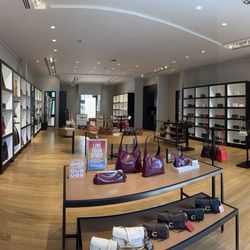Coach - Layout of the store