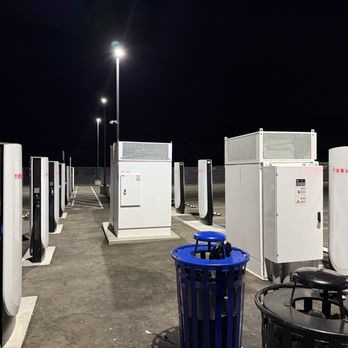 Tesla Supercharger - EV Charging Stations Near Me - Lebec, California