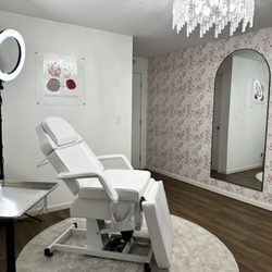 Derma Lounge