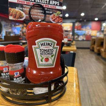 Applebee's Grill + Bar - Applebee's x IHOP's ::: 1/2 Price Select Apps ::: Daily Happy Hour ::: 2P-6P & 9P-CLOSE - Burgers Near Me - Klamath Falls, Oregon Applebee's Grill + Bar - Applebee's x IHOP's ::: 1/2 Price Select Apps ::: Daily Happy Hour ::: 2P-6P & 9P-CLOSE - Burgers Near Me - Klamath Falls, Oregon