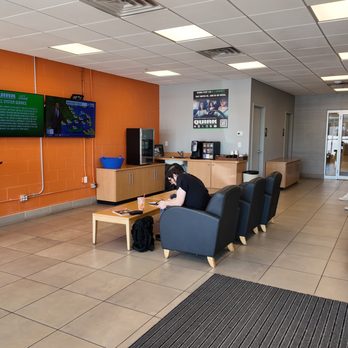 Quirk Ford - Quirk Ford's service waiting room. - Car Dealers Near Me - Quincy, Massachusetts Quirk Ford - Quirk Ford's service waiting room. - Car Dealers Near Me - Quincy, Massachusetts
