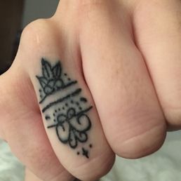 This is the tattoo I got. I've hated it ever since I left the shop. I'm never going back here again. This is the tattoo I got. I've hated it ever since I left the shop. I'm never going back here again.