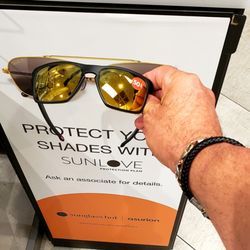 Sunglass Hut