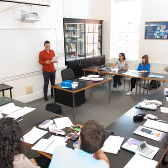 Twin English Centre Dublin - Classrooms have interactive whiteboards - Language Schools Near Me - Dublin, D Twin English Centre Dublin - Classrooms have interactive whiteboards - Language Schools Near Me - Dublin, D