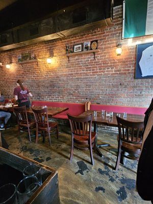 Mary O'Neill's Irish Pub by null