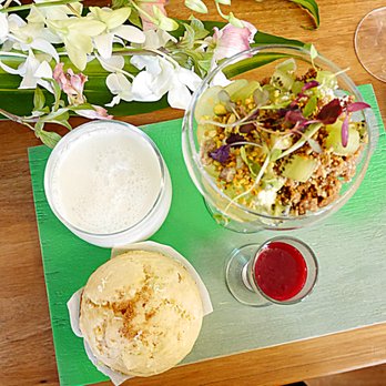 GirlNext Door - Green with Envy - Green Breakfast Bowl, Honey Mint Smoothie & Lime and Coconut Muffin - Food Near Me - Melbourne, VIC