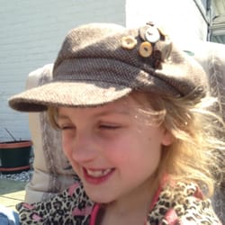 Super cute hat in excellent condition! Just $2.99!