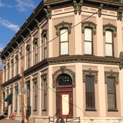 Main Street Bed & Breakfast - Built in 1875 to house Farmers and Merchants Bank, renovated in 2000 and 2008 by Mike and Pam Ginsberg.