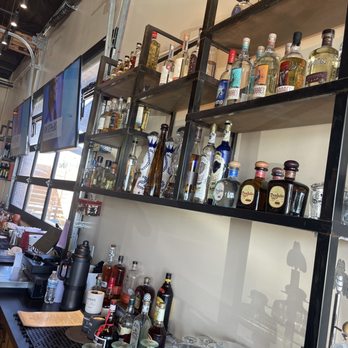 Papi's Mex Grill - the bar.... - Mexican Near Me - Madera, California