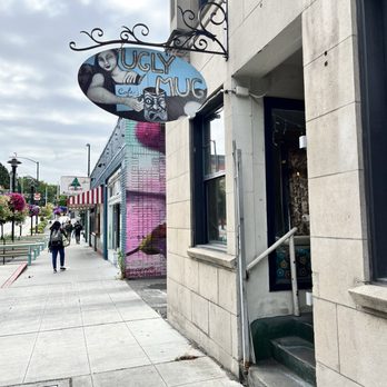 Ugly Mug Cafe & Coffee Roasters - U District - Front - Breakfast & Brunch Near Me - Seattle, Washington Ugly Mug Cafe & Coffee Roasters - U District - Front - Breakfast & Brunch Near Me - Seattle, Washington