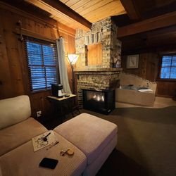 The Cottage Inn - Birds nest with hot tub