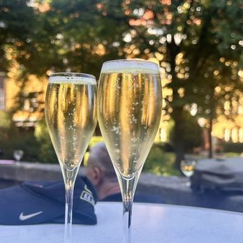 Rheingauer Weinbrunnen - Rheingauer Weinbrunnen am Rüdesheimer Platz... Berlino ick liebe Dir! Hier gibt es ALLES! - Festivals Near Me - Berlin, BE