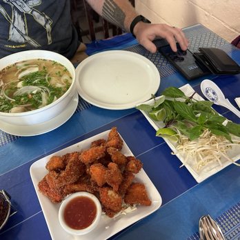 New Spicy House - Fried calamari and Shrimp Thai Pho - Thai Near Me - Waianae, Hawaii