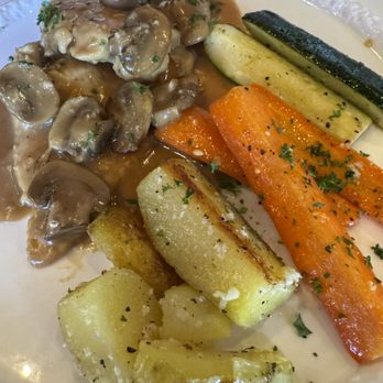 Cantinetta - Chicken Marsala - Italian Near Me - Las Vegas, Nevada Cantinetta - Chicken Marsala - Italian Near Me - Las Vegas, Nevada