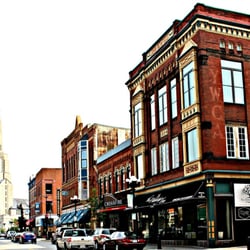 Wedding Tree - Beautiful, historic Main Street.