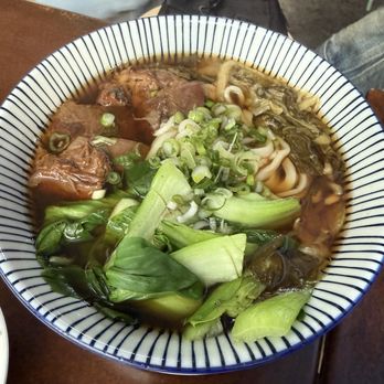Pine & Crane DTLA - Tasty soup - Taiwanese Near Me - Los Angeles, California
